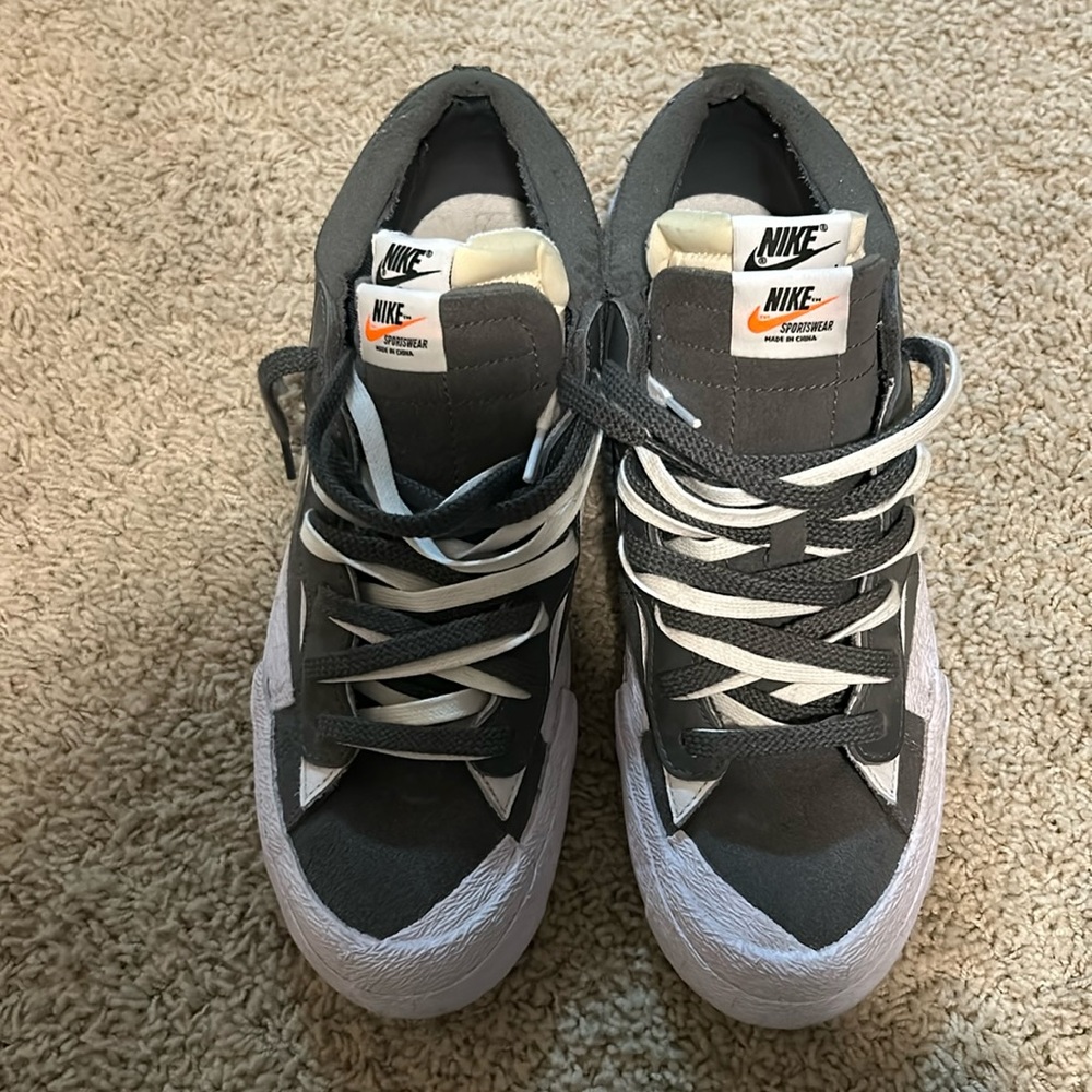 Men's Nike Sacai Blazer Low shoes, sz 9.5, color gray and white